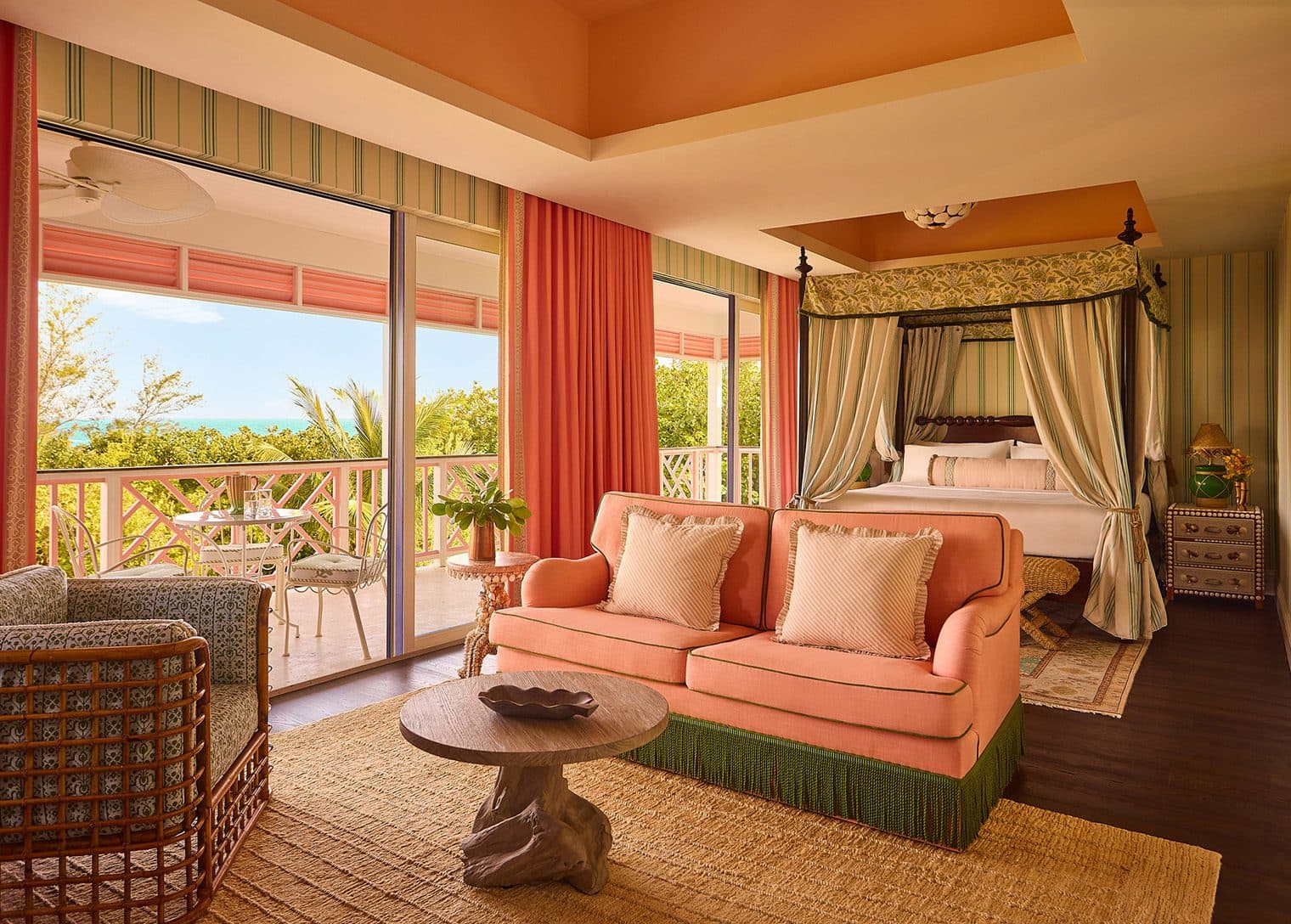 Canopy Guest Room with balcony