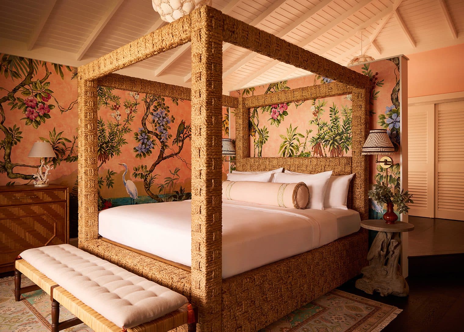 canopy bed in king bedroom