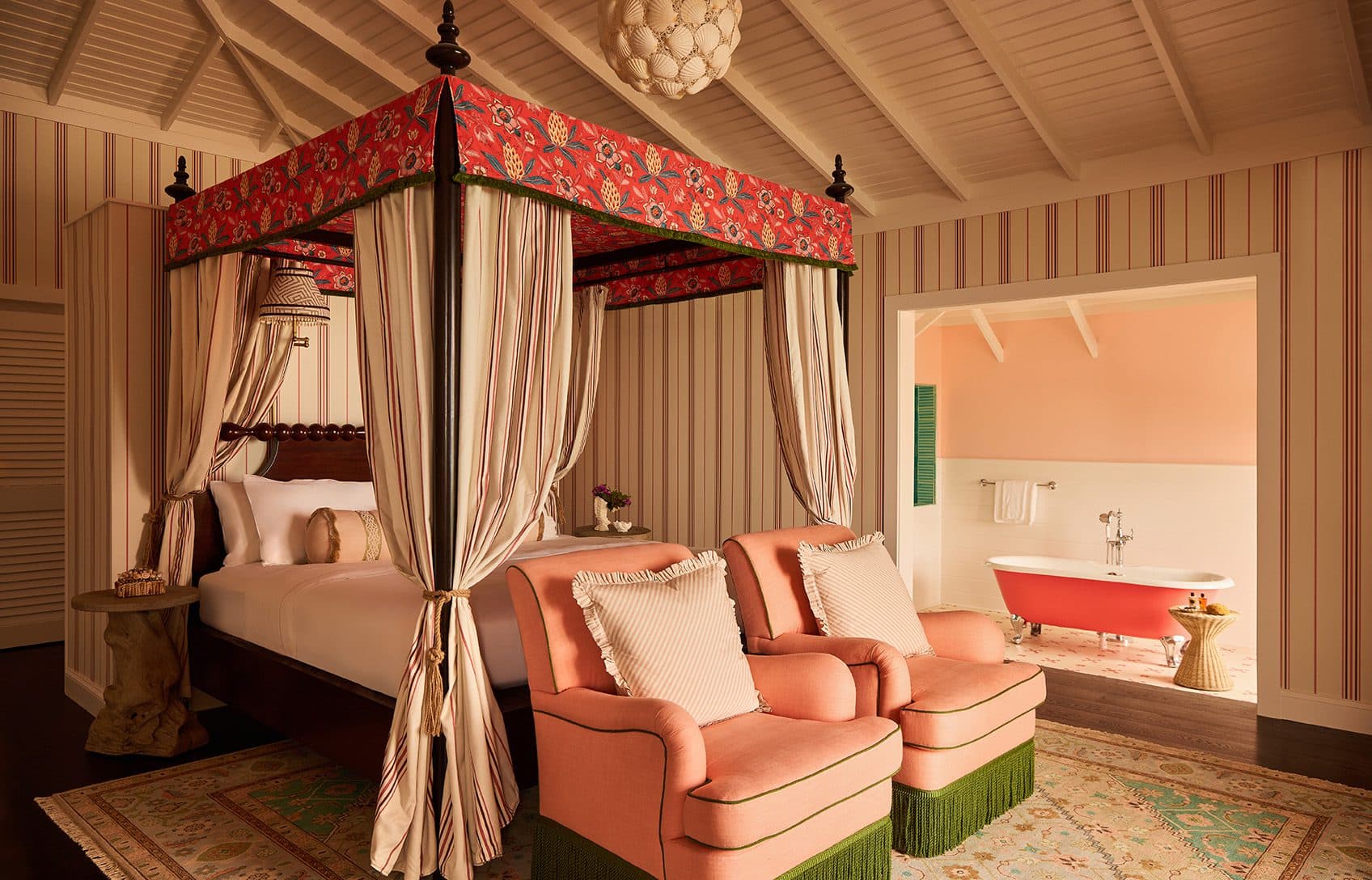canopy bed and clawfoot tub